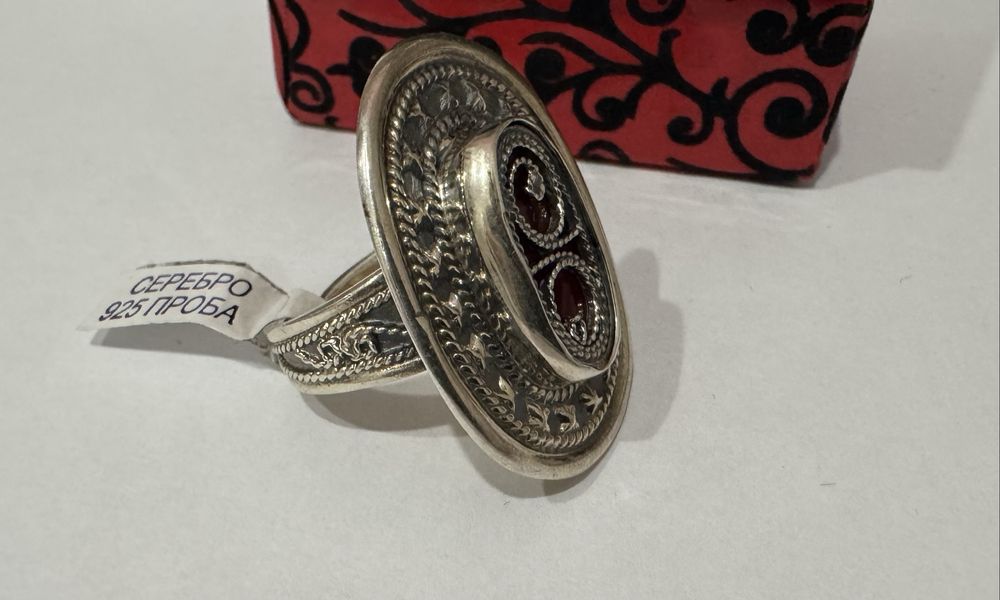 Серебро кольцо 925 пробы..