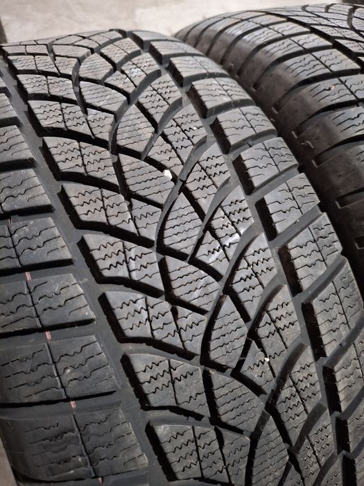 2 Anvelopele de iarnă  245 55 r17 Goodyear