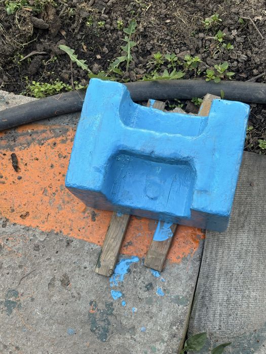 Продам квадратную гирю .