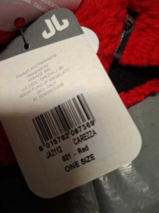 Оригинални зимни Шапки 10лв броя !