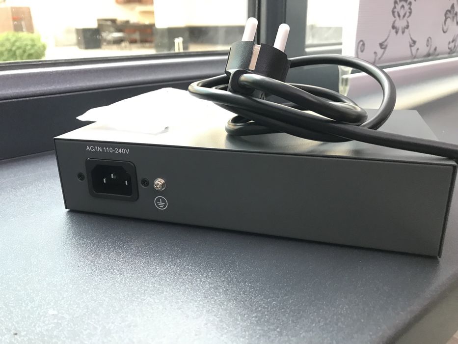 PoE Switch - коммутатор 6+2 (новый)