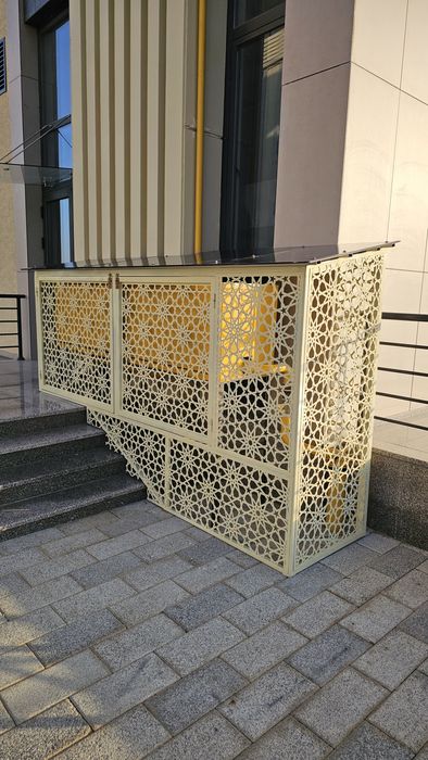 Декоративная металлическая решётка с лазерной резкой |