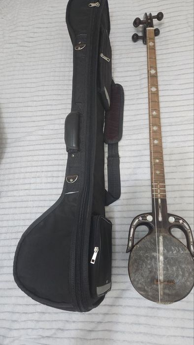 Рубоб, у́йма кашкар рубоби.