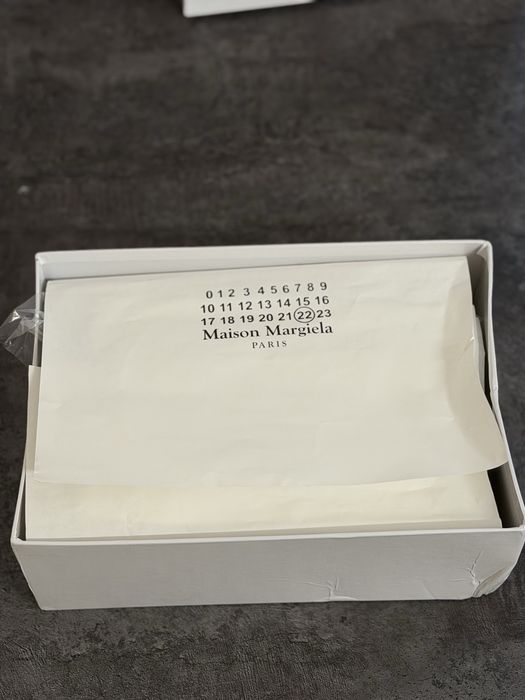 продам Maison Margiela Evolution,совершенно новые,размер 38-39
