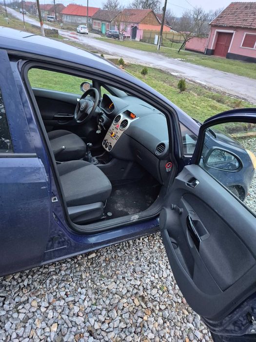 De vanzare opel corsa 2010
