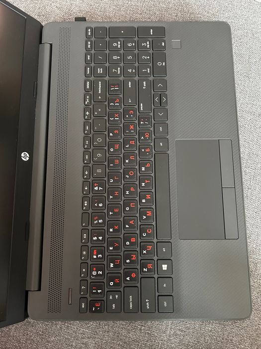 Лаптоп HP 255 G9