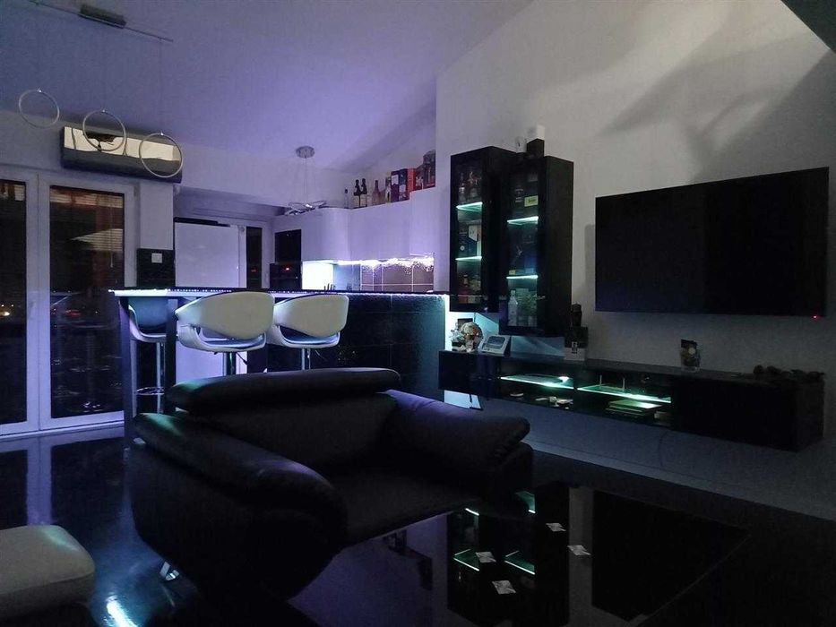 Дава се под наем Двустаен апартамент в Бургас, Славейков - 60 кв.м за 163.2 € - Снимка #3