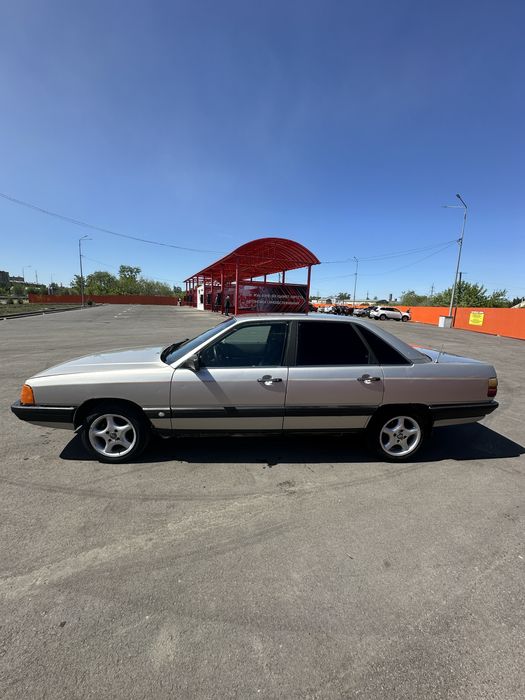 Продам Audi 100 C3