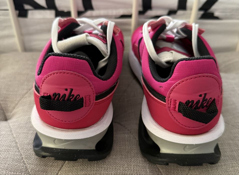 Дамски маратонки NIKE