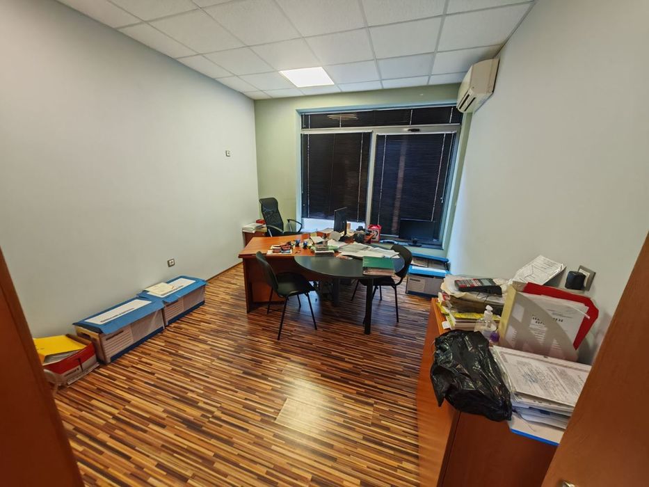 Офис под наем в жк.Лазур - 100кв.м , 5 помещения