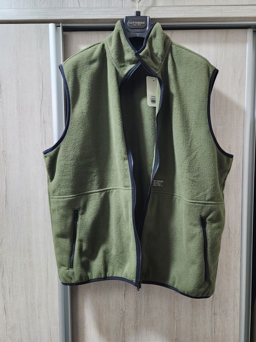 Levi's желетка. Размер L. Оригинал из США.