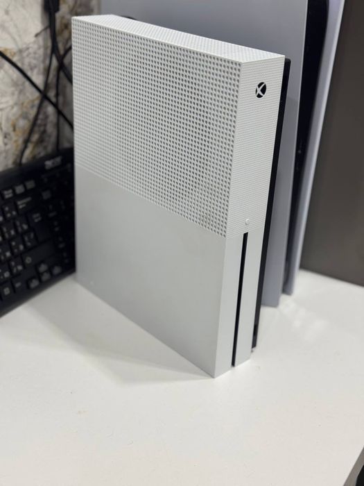 Xbox One S 1000gb