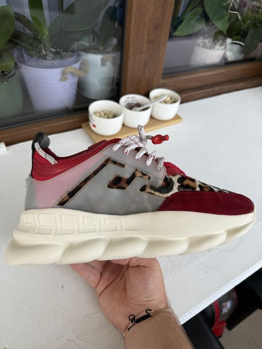 Versace chain reaction