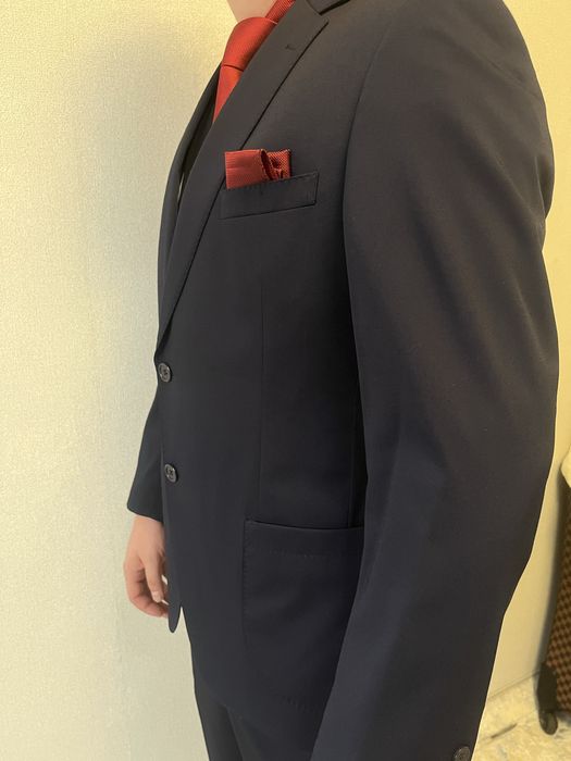 Костюм сатылады. 25 мын