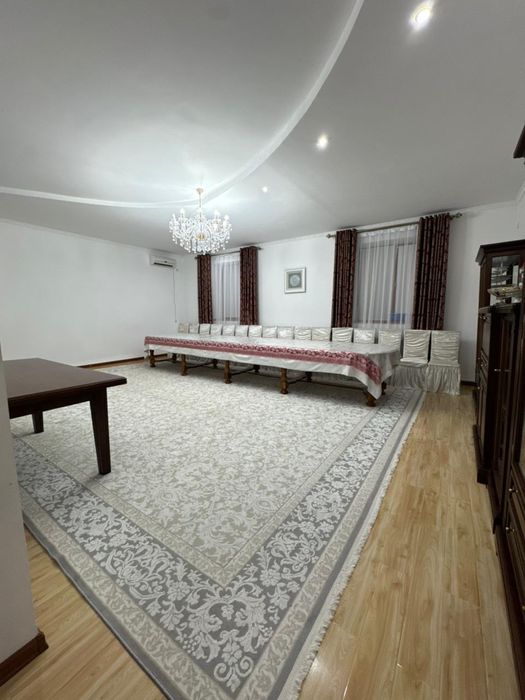 Бирнеше улкен килемдер сатылады