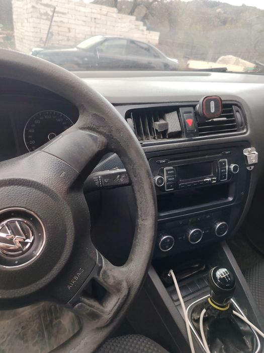 Vând Volkswagen Jetta 1.6 Tdi