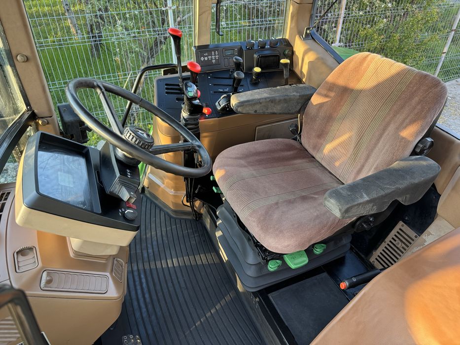 Tractor John Deere 6300 Cu Încărcător Frontal