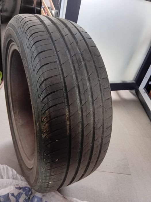 Vând 4 anvelope vara 225/50/R17