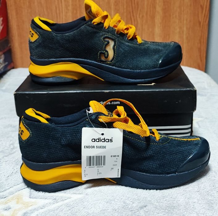 Model unic!Pantofi sport originali Adidas Endor Suede.