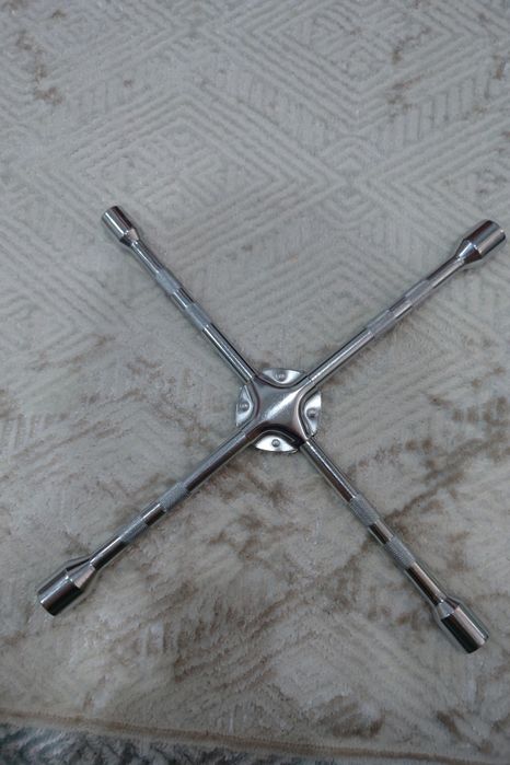 Ключ Балонный Крестовой