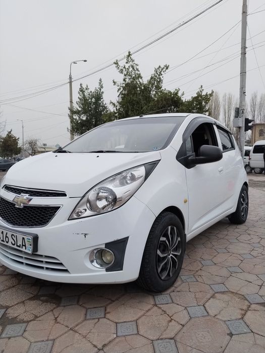 Chevrolet spark yaxshi xolatda benzinda yurgan