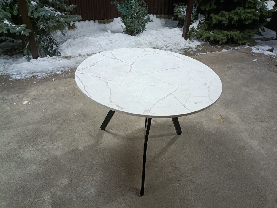 Стол новый  срочно