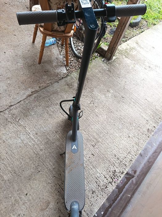 Vând trotineta electrica aerium