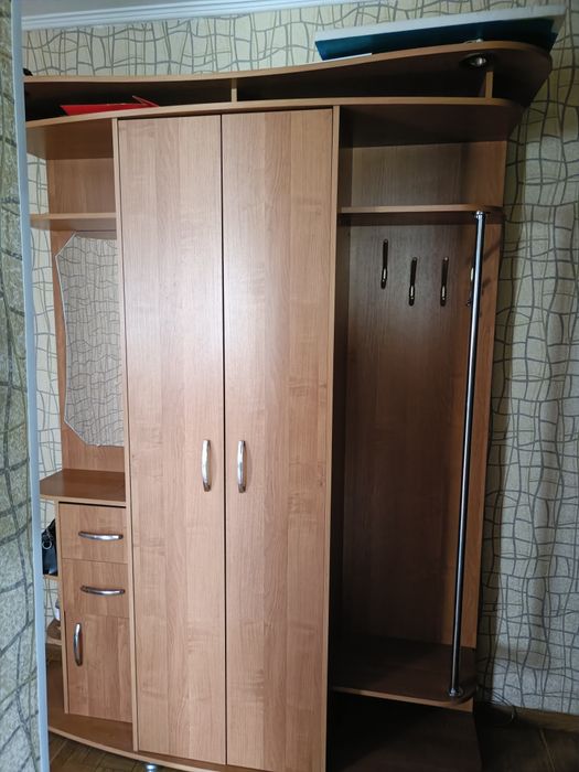 Продам  прихожую
