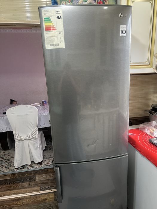 Холодильник LG буу