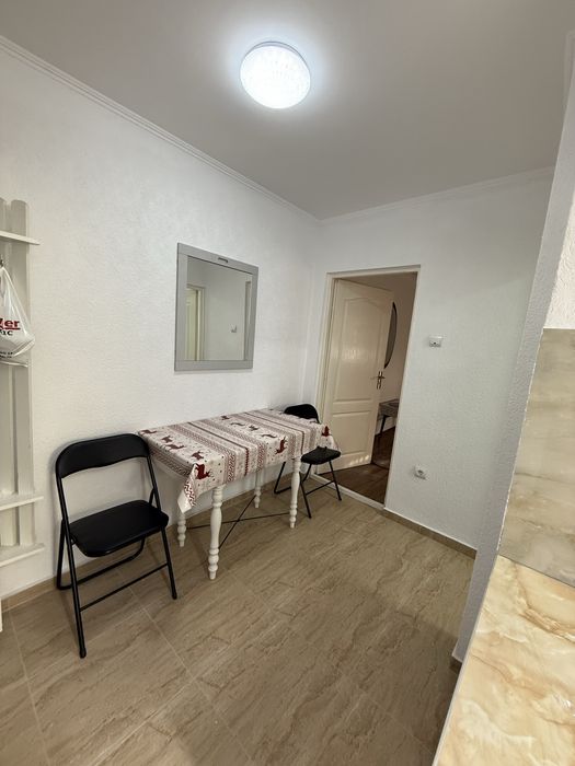 Inchiriez apartament cu  2 camere, recent renovat la intrare in zona Dacia