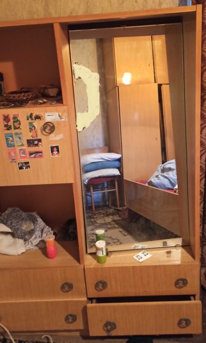 спалня -легло и гардероб