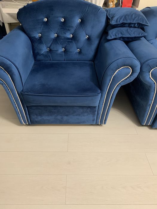 Продам диван с креслом. Синего цвета .