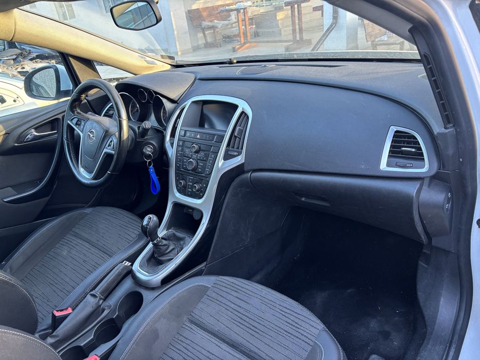 Interior  semipiele + textil  opel astra  j facelift 2018