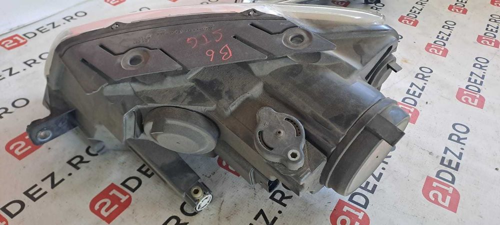 Faruri / Far stanga far dreapta VW Passat B6 cu lupa fara xenon