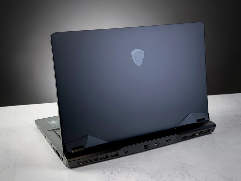 MSI Vector GP76 17.3 FHD 360Hz i9-12900H 16GB 1TB RTX 3080 Перфектен! Гаранция!