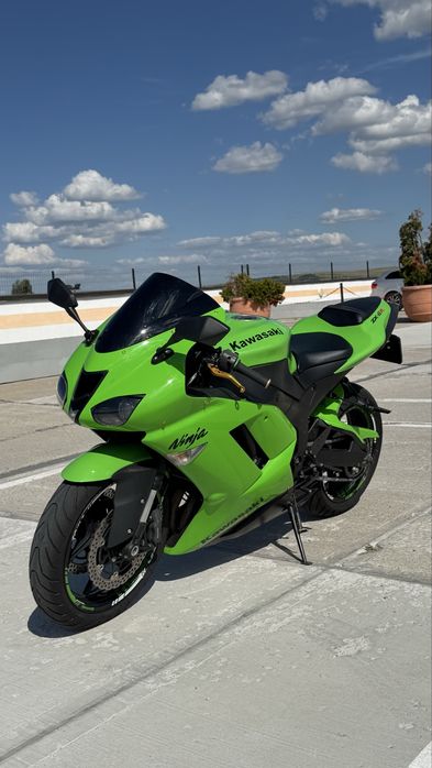 Vând Kawasaki ZX-6R