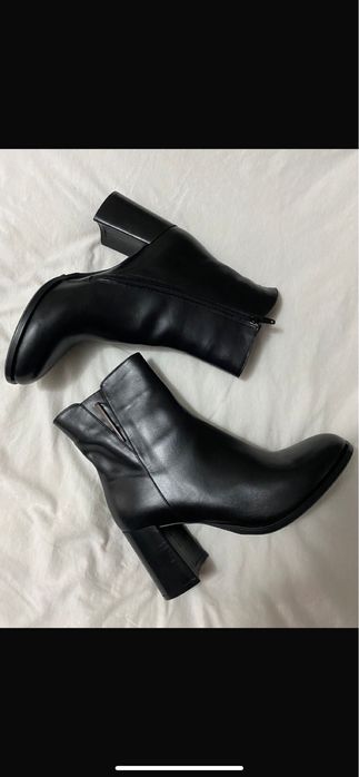 Осеньный обувь в черным цвете