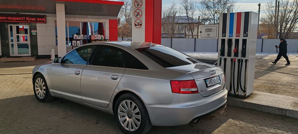 Автомобиль ауди А6