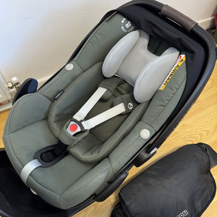 Set scoica auto Maxi-Cosi Pebble Pro i-Size x Joolz + baza Isofix Maxi-Cosi Family Fix 3 + plasa insecte + sac de dormit calduros carucior Maxi Cosi