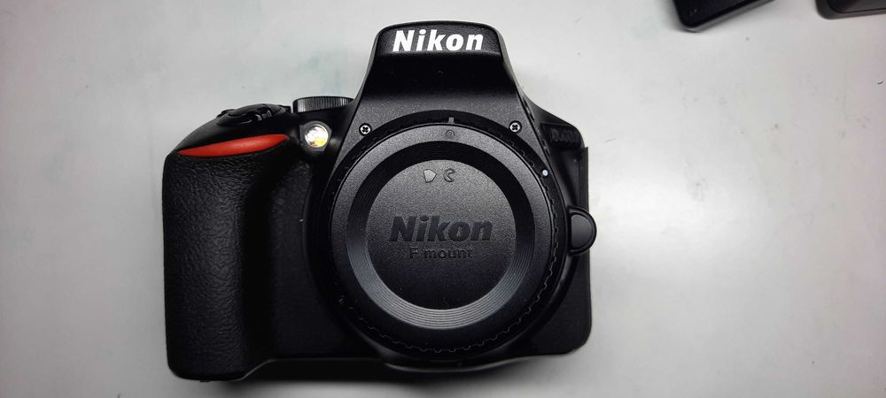 Nikon d5600+ 2 obiectiv