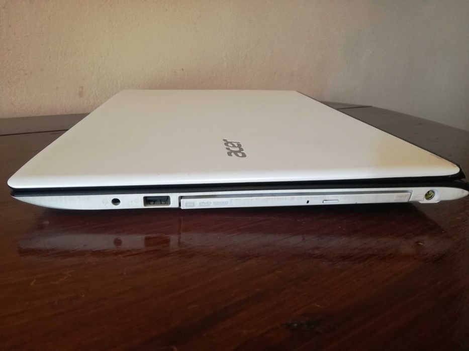 Продавам Acer Aspire E15 E5-575G-37YW НА ЧАСТИ