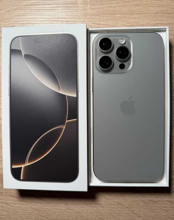 iPhone 16 Pro Max 256 GB, Natural Titanium като нов