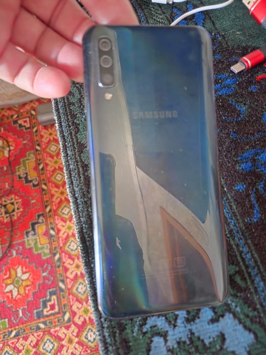 Продам самсунг А50