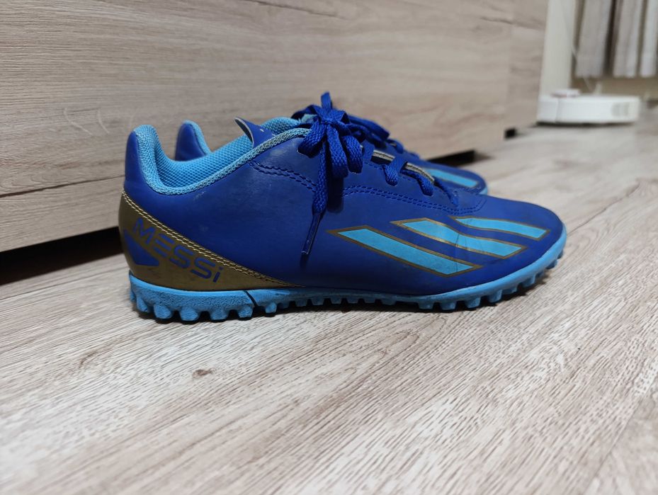 Детски футболни обувки/стоножки