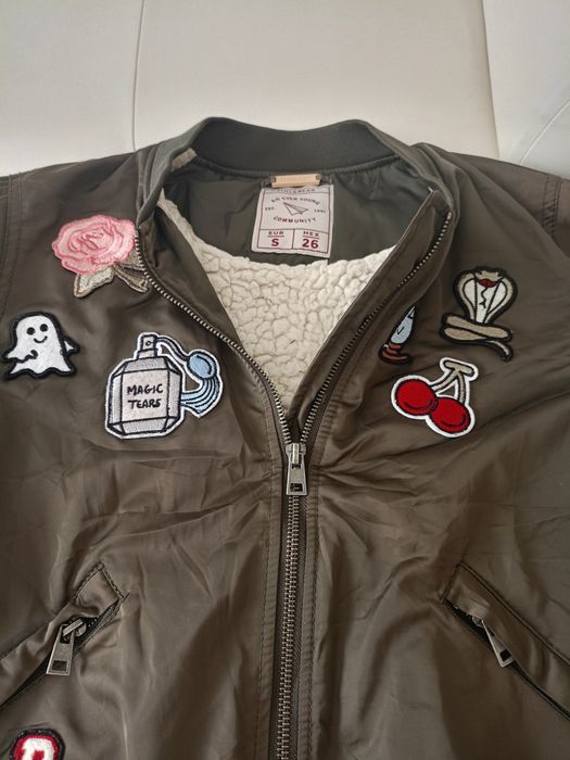 Vând geaca sport Pull&Bear, produs de calitate superioara mărimea S.