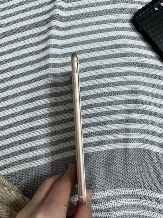 Продам Iphone 8 plus