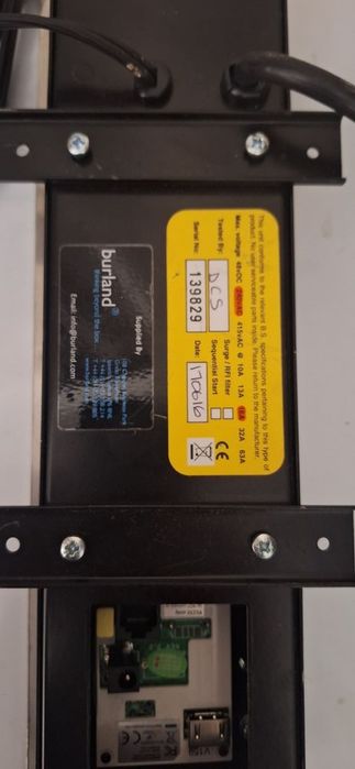 Hub, stație de încărcare cu prize multiple