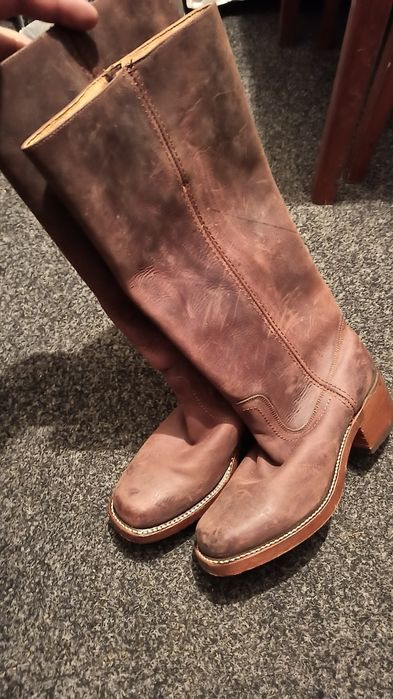 Vând bocate piele