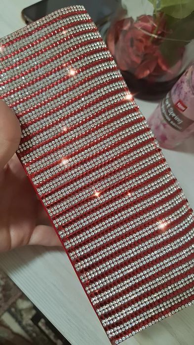 Клатч со стразами йенги