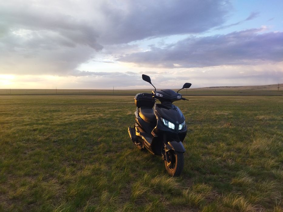 Продам скутер на учёте 150 сс